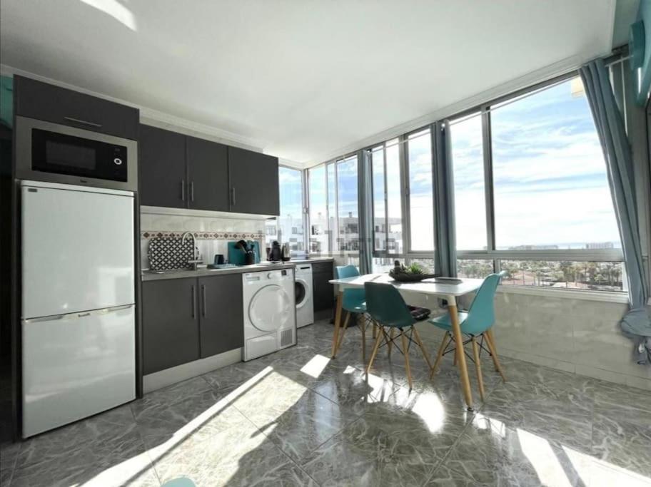 Traumhafte Wohnung Mit Panoramablick Und Pool بلايا ديل إنغلز المظهر الخارجي الصورة