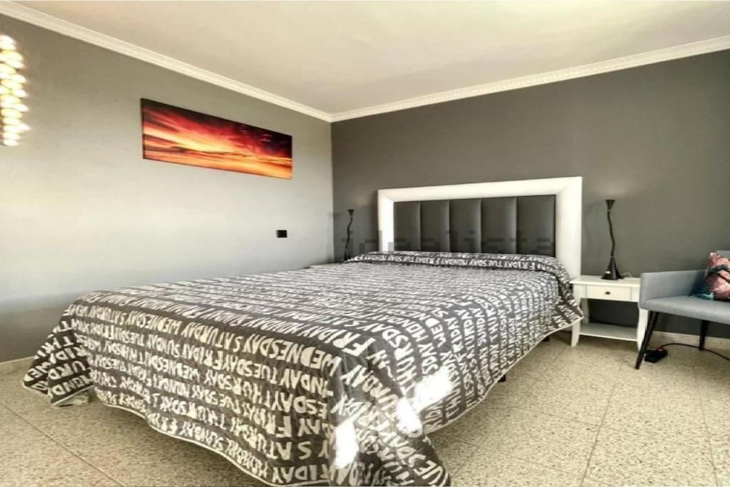 Traumhafte Wohnung Mit Panoramablick Und Pool بلايا ديل إنغلز المظهر الخارجي الصورة